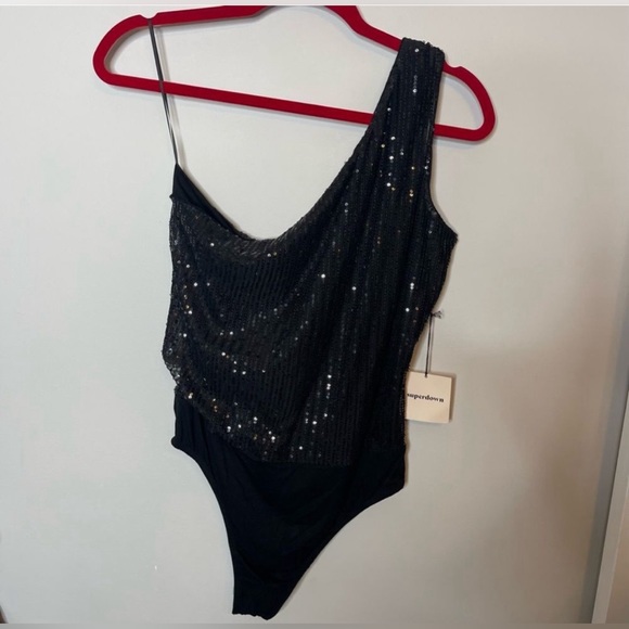 NWT SUPERDOWN Remi One Shoulder Bodysuit Sequins by Revolve. - Picture 6 of 8